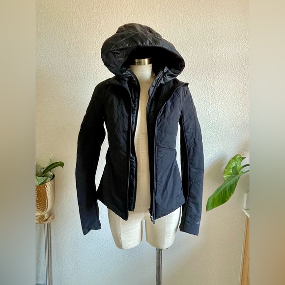 LULULEMON Another Mile Jacket Black Sz.2 Primaloft - Picture 4 of 12